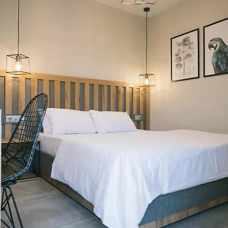 Hermes Rooms & Suites