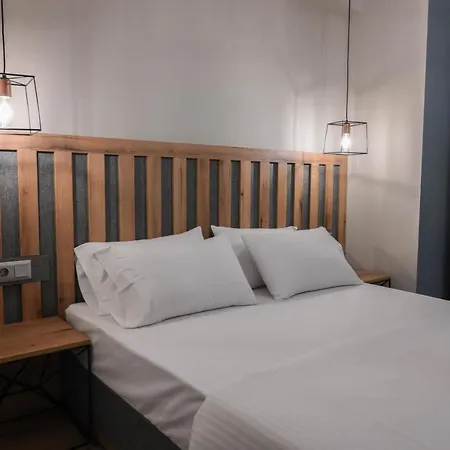 Hermes Rooms & Suites מלון דירות 3*