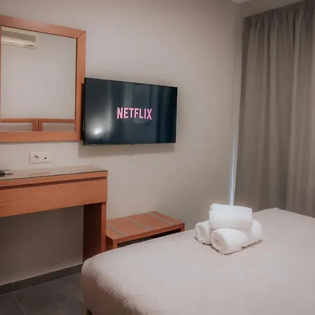 Hermes Rooms & Suites