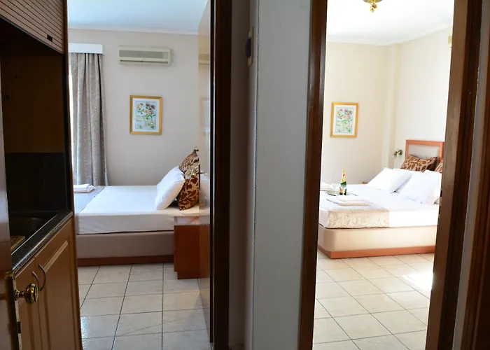 Apartahotel Hermes & Olympiakí Aktí